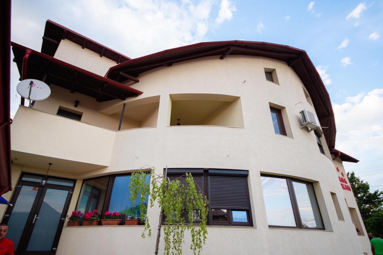 Casa Avram Villa Ramnicu Valcea Exterior photo