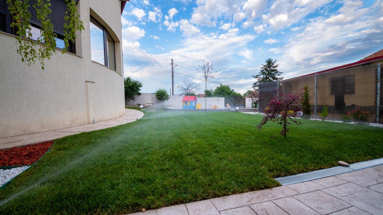 Casa Avram Villa Ramnicu Valcea Exterior photo
